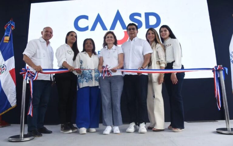 Vicepresidenta Raquel Peña y Fellito Suberví entregan “Sabana Park”, en SDN