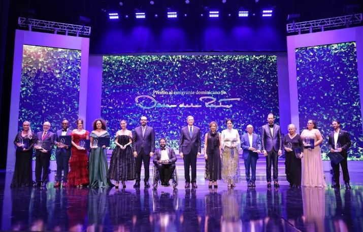 MIREX convoca a la sexta edición del Premio al Emigrante Dominicano Oscar de la Renta