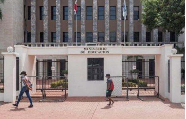 Minerd desvincula más de 600 docentes por abandono de puesto y faltas graves